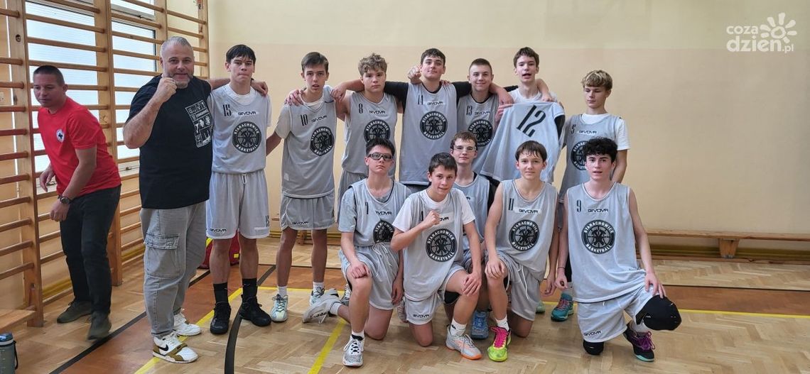 Zwycięstwo koszykarzy ze Starachowic Zwycięstwo koszykarzy ze Starachowic