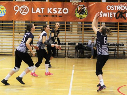 Świąteczno - Noworoczny Turniej Piłki Siatkowej Juniorek - zdjęcia