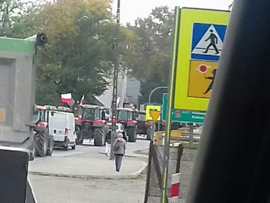 Opatów: Uwaga kierowcy, trwa strajk rolników, zablokowana DK 9 i 74 !