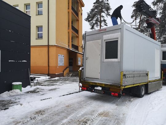 Kontenery zamiast namiotu