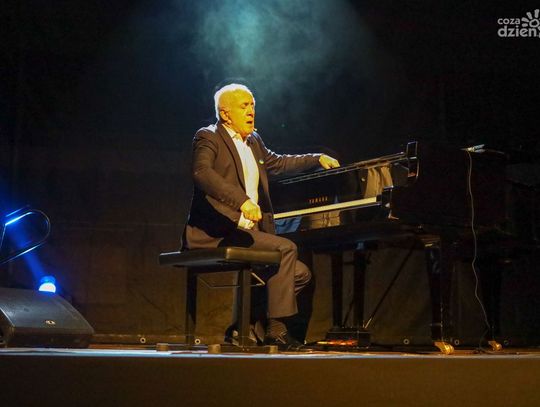 Naga Prawda o Klasyce - Dzień Kobiet w Ostrowcu - ZDJĘCIA