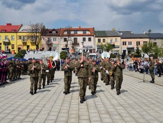 Ślubowanie uczniów ostrowieckiego Zakładu Doskonalenia Zawodowego 