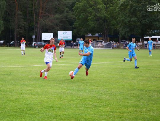 Świt Ćmielów - Piaskowianka Piaski - ZDJĘCIA