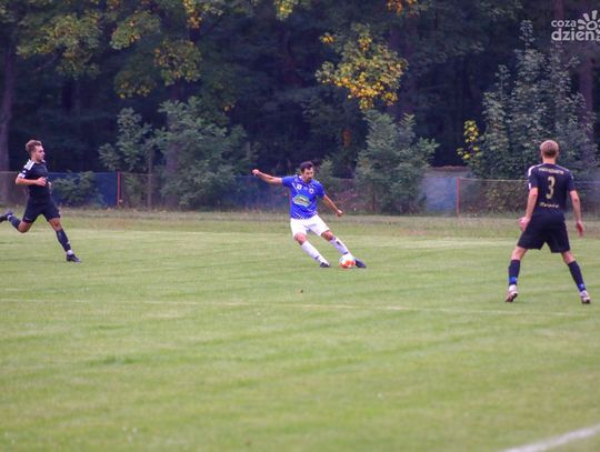 Świt Ćmielów - Łysica Bodzentyn - ZDJĘCIA