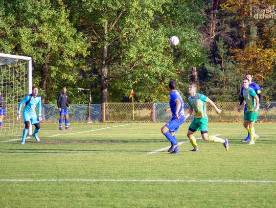 Świt Ćmielów - Gród Ćmińsk - ZDJĘCIA