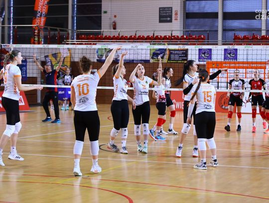 KSZO SMS Ostrowiec Świętokrzyski - UKS Piątka Turek [1/4 Mistrzostw Polski Juniorek] ZDJĘCIA