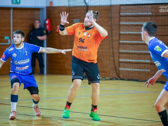 KSZO Ostrowiec Św. - ASPR Zawadzkie -  ZDJĘCIA