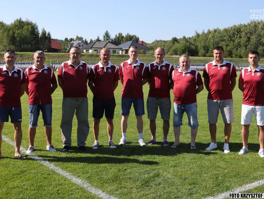 Inauguracja sezonu klasy okręgowej
Wicher Miedziana Góra-Nida Pińczów 3-4 