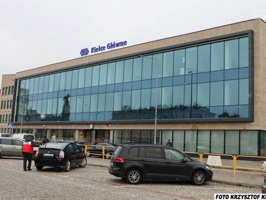 Dworzec PKP otwarty dla podróżnych (zdjęcia)