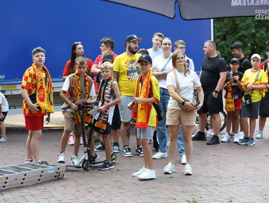 Tłumy na prezentacji piłkarzy Korony Kielce (galeria)