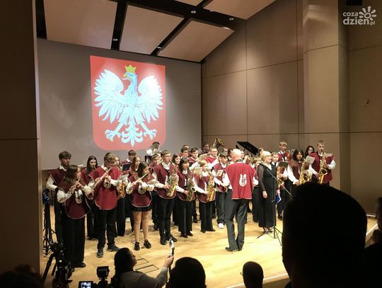 Sala koncertowa na 50-lecie działalności Państwowej Szkoły Muzycznej I stopnia w Ostrowcu  