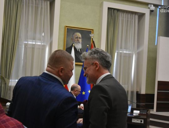 Nadzwyczajna sesja Rady Miasta [ZDJĘCIA]