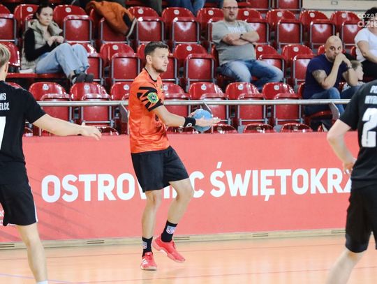 KSZO Ostrowiec Św.  -UKS SMS Wybicki Kielce [ZDJĘCIA]