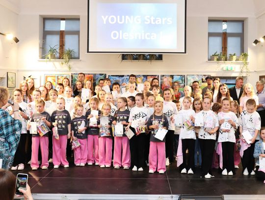 Uczestnicy działań Miejsko-Gminnego Centrum Kultury w Oleśnicy podczas wydarzenia kulturalnego