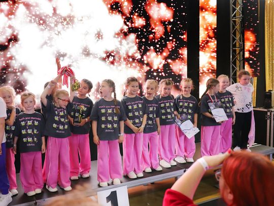 Uczestnicy działań Miejsko-Gminnego Centrum Kultury w Oleśnicy podczas wydarzenia kulturalnego