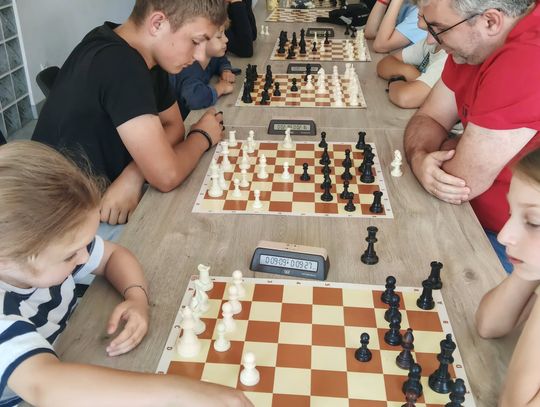 Uczestnicy działań Miejsko-Gminnego Centrum Kultury w Oleśnicy podczas wydarzenia kulturalnego