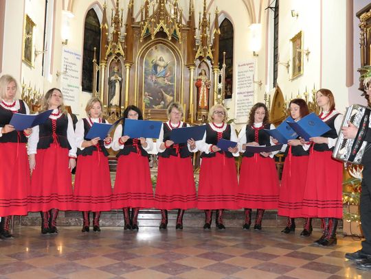 Uczestnicy działań Miejsko-Gminnego Centrum Kultury w Oleśnicy podczas wydarzenia kulturalnego
