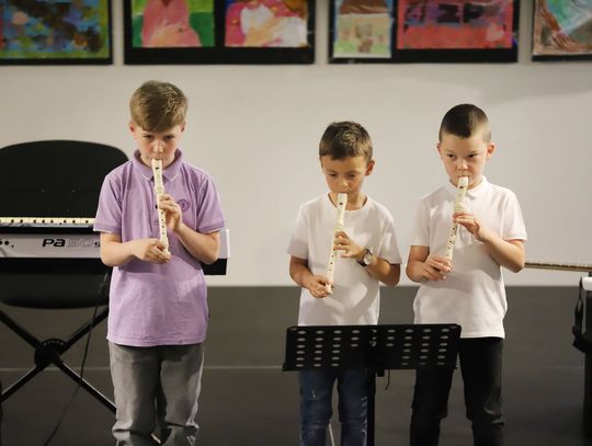 Uczestnicy działań Miejsko-Gminnego Centrum Kultury w Oleśnicy podczas wydarzenia kulturalnego